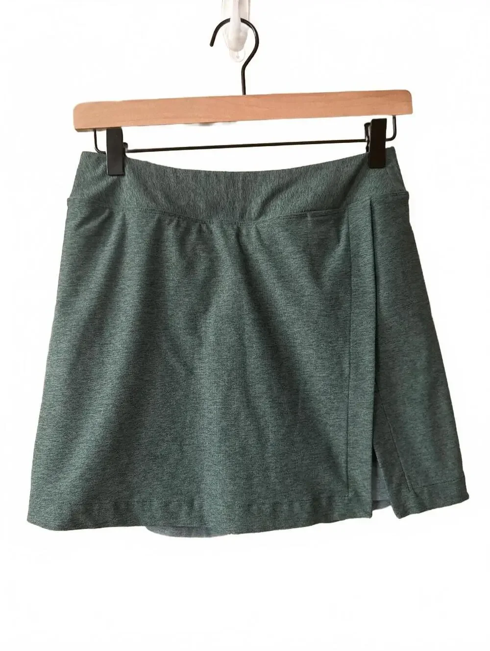 Outdoor Voices Women's Green Athletic Skort  with Built-in Shorts , Size Small
